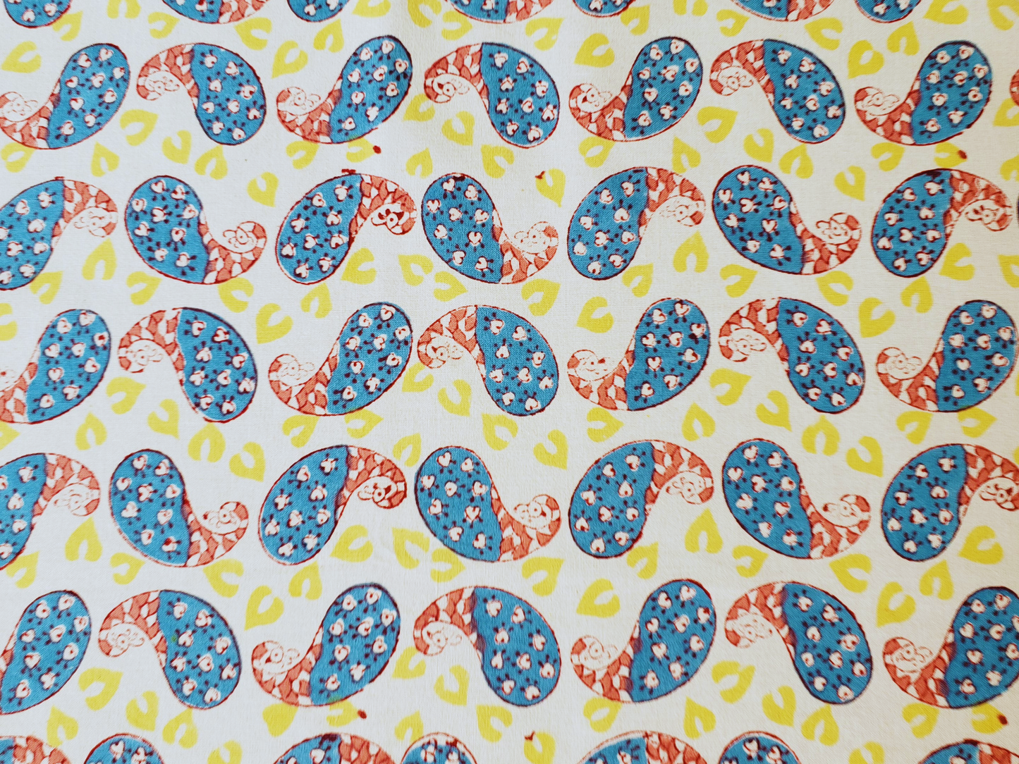 Mantel rectangular 100% algodón estampado a mano. Paisleys azules