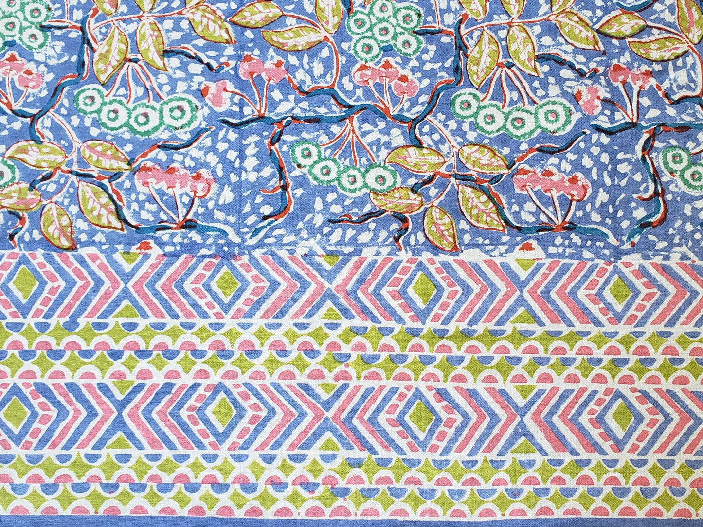 Mantel rectangular 100% algodón estampado a mano. Odet