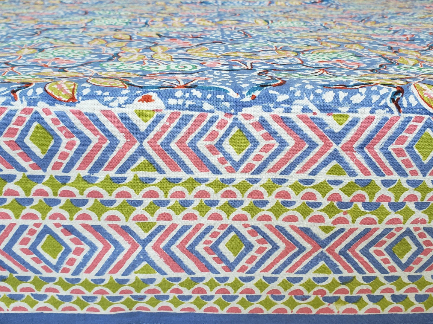 Mantel rectangular 100% algodón estampado a mano. Odet