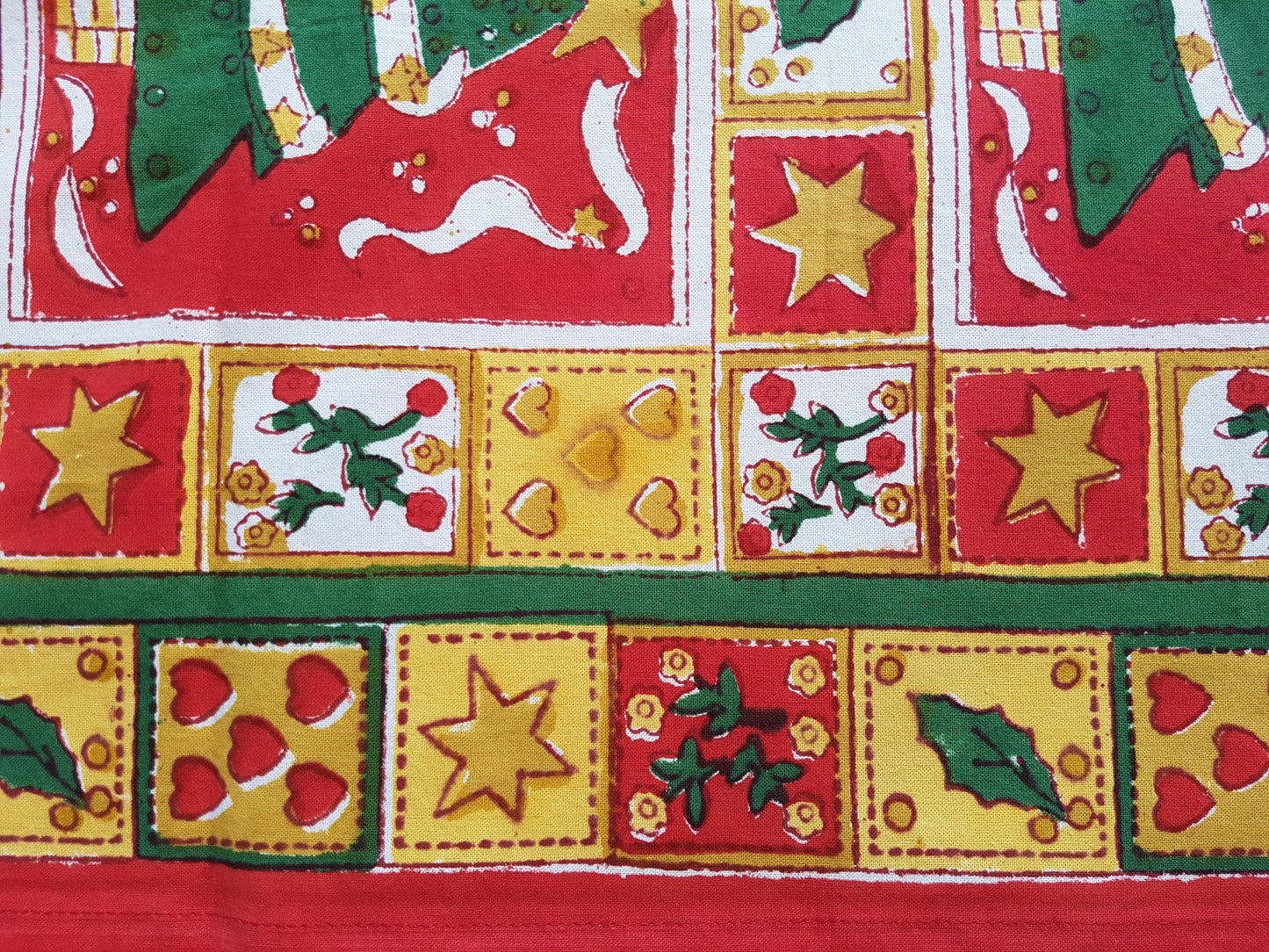 Mantel navideño RECTANGULAR (rojo). Estampado a mano