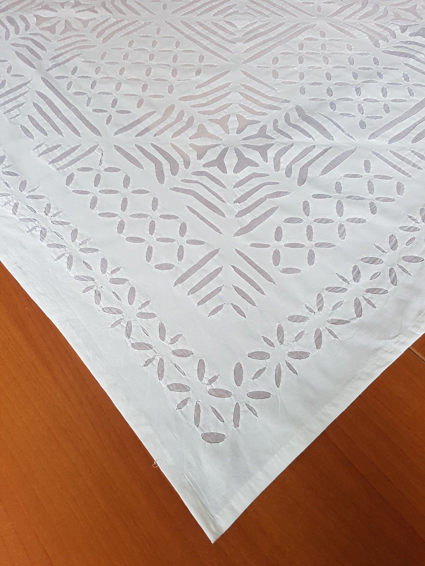 Mantel indu calado elegante. Hecho a mano