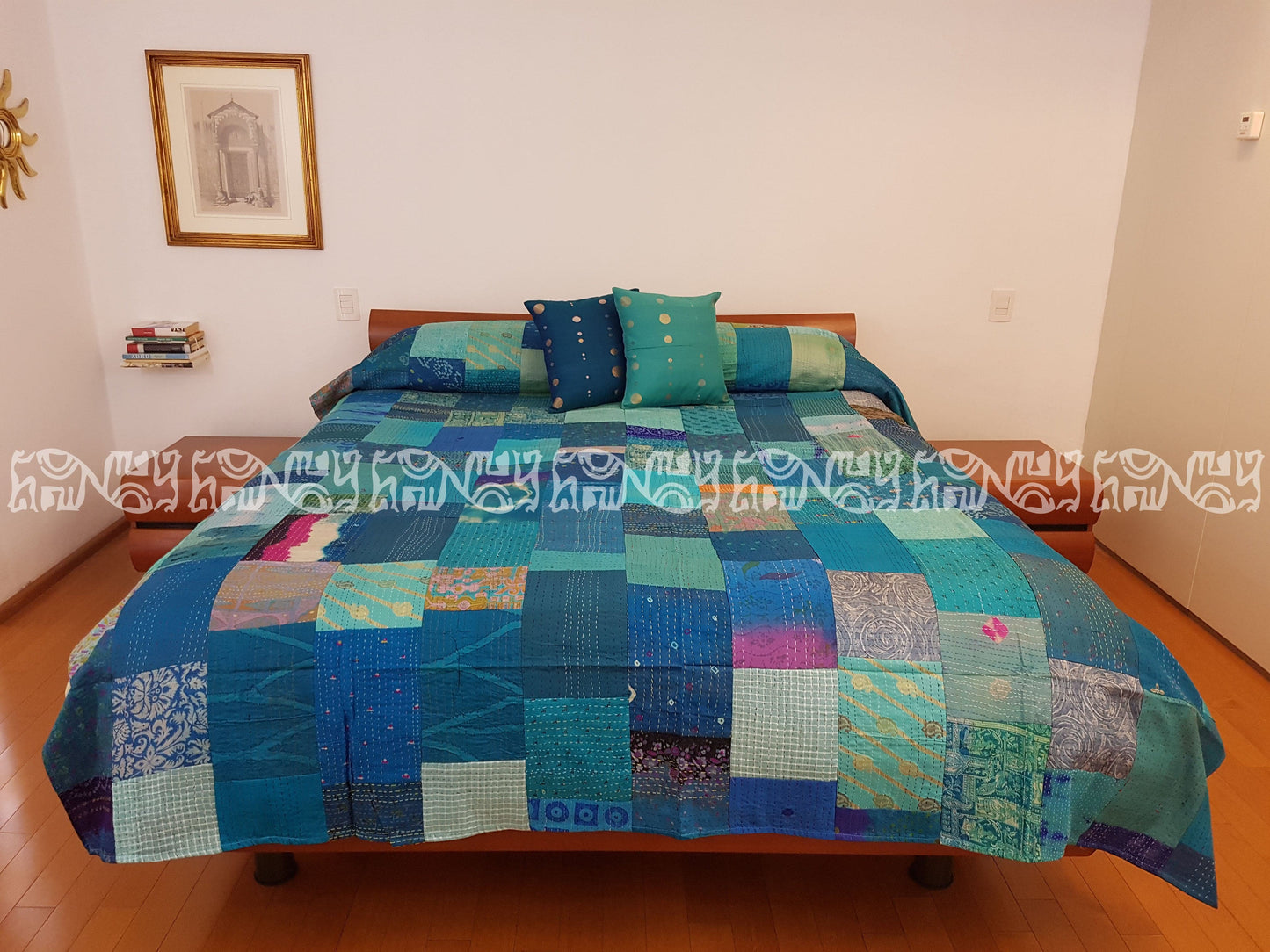 Colcha de seda patchwork. Tonos azul claro