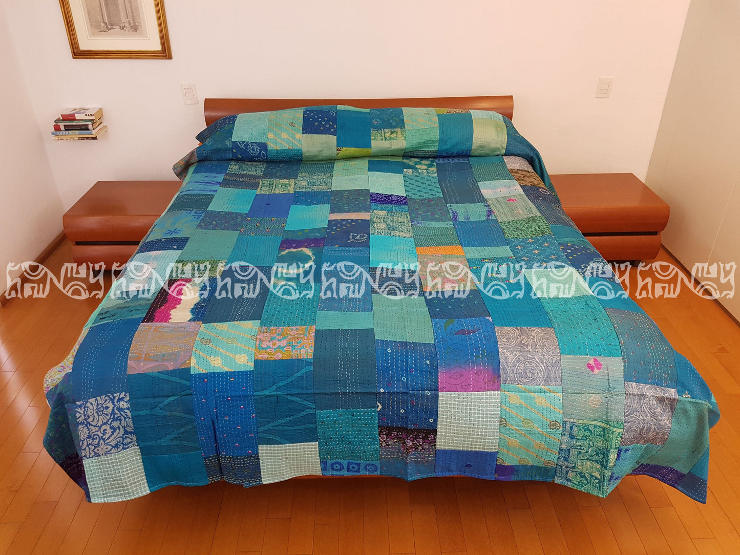 Colcha de seda patchwork. Tonos azul claro