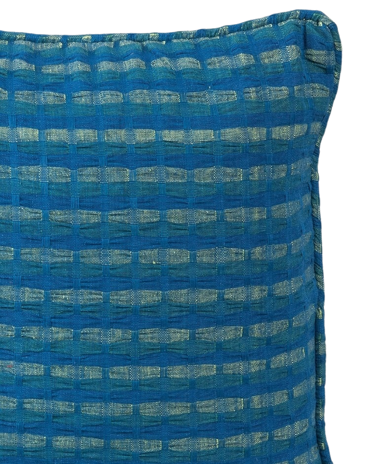 Funda de cojín tejida en telar. Deepali índigo 60x60