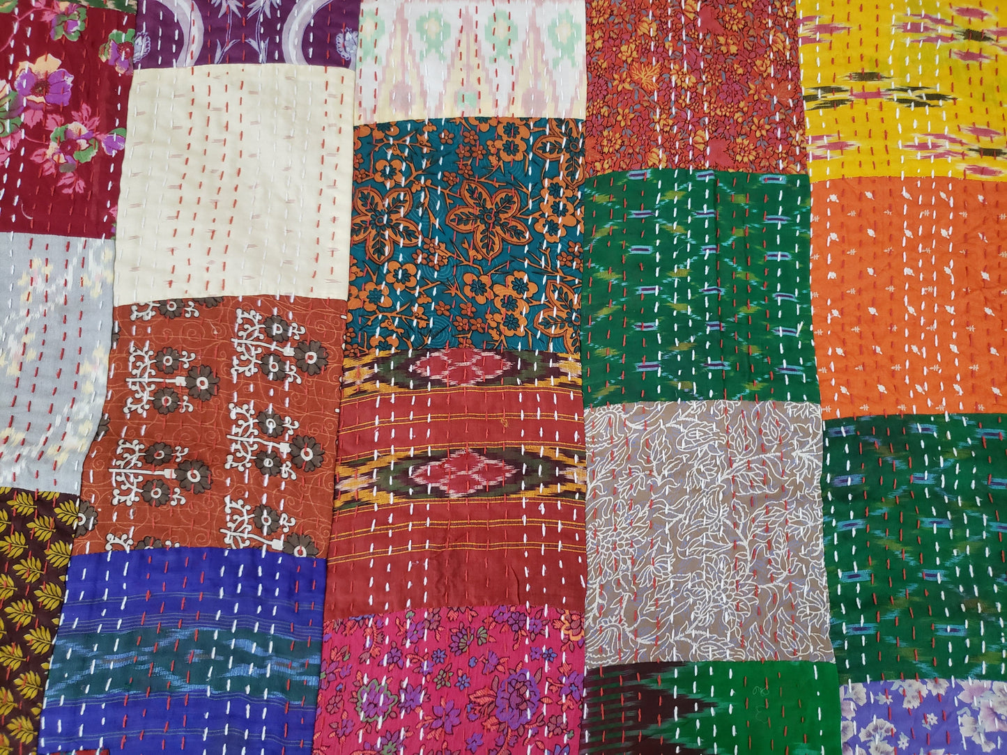 Colcha de seda patchwork. Multicolor