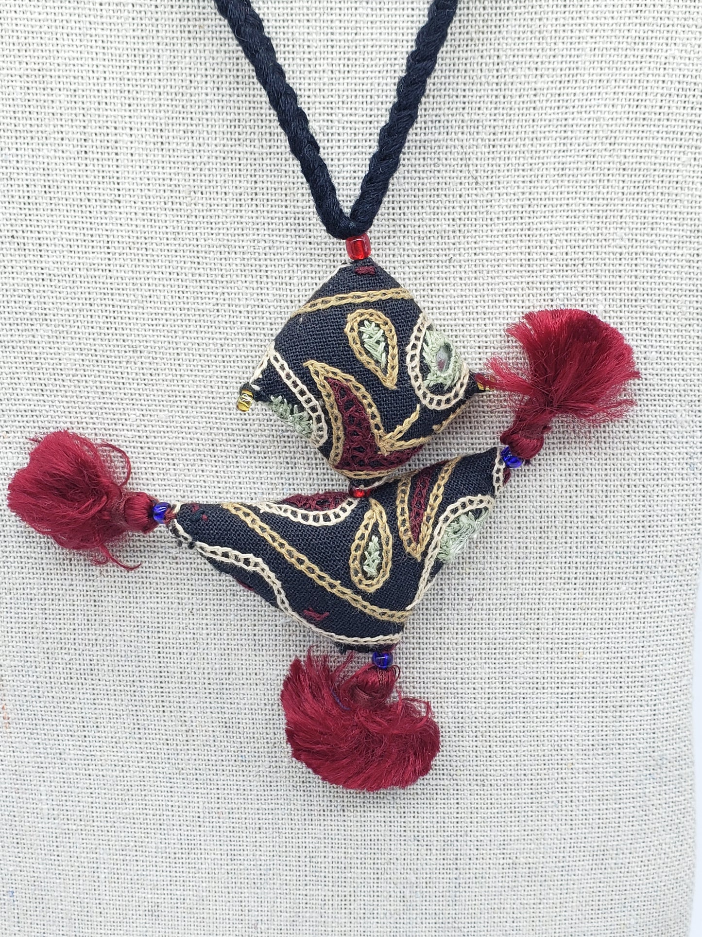 Collar tribal hecho a mano 10