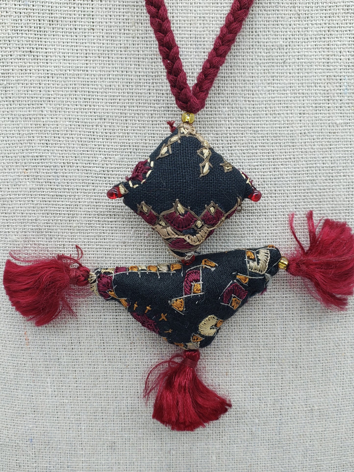 Collar tribal hecho a mano 1