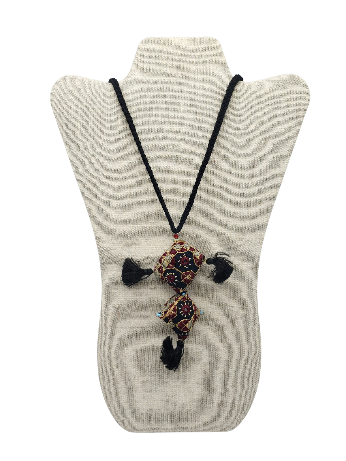 Collar tribal hecho a mano 4