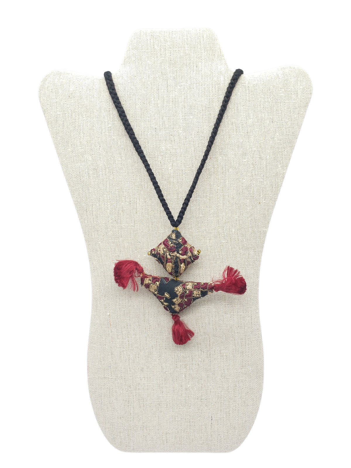 Collar tribal hecho a mano 7