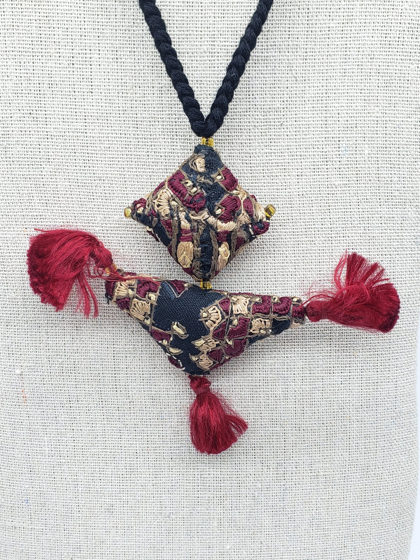 Collar tribal hecho a mano 7