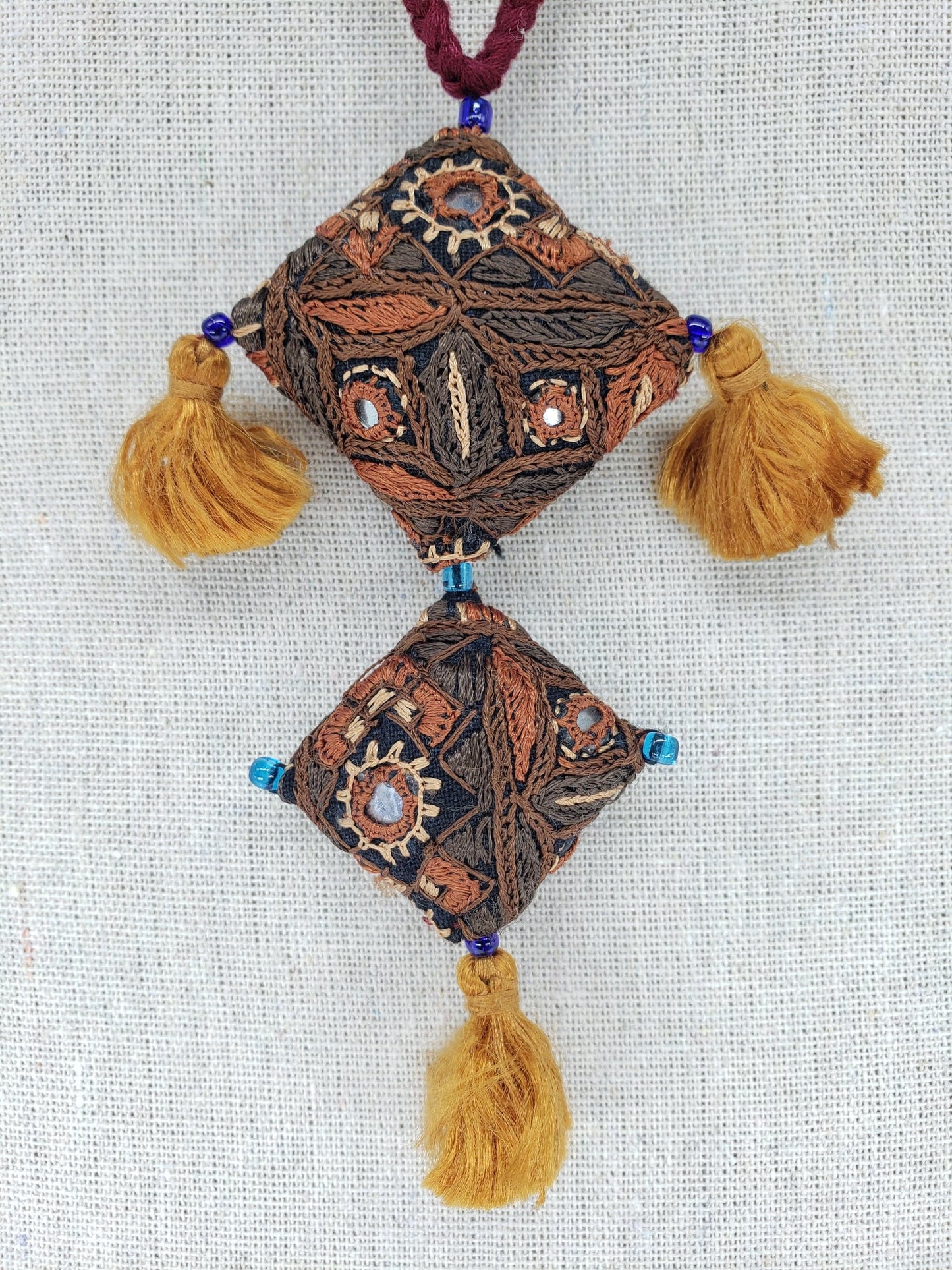 Collar tribal hecho a mano 9