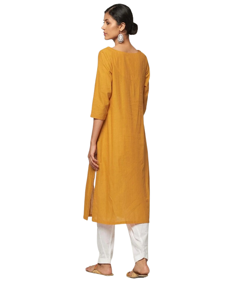 Kurta larga con pliegues finos. Color Mostaza