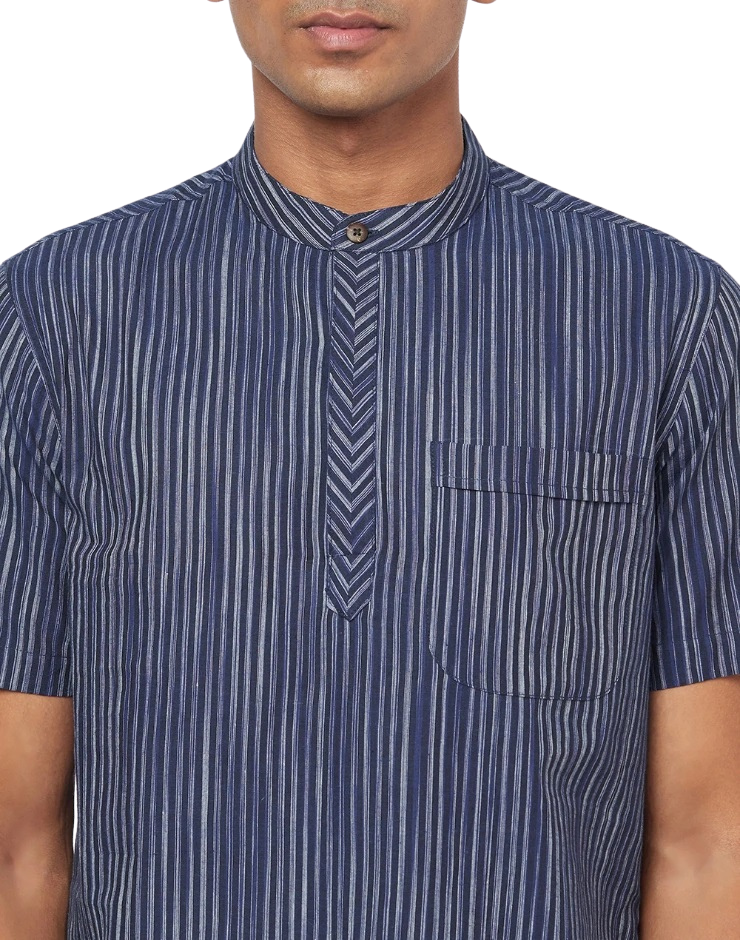 Kurt para hombre. Estampada azul a rayas. Manga corta