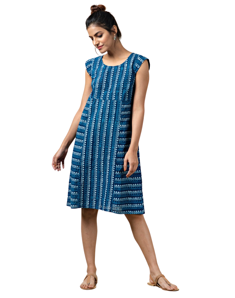 Vestido estampado a mano con azul índigo natural. Triángulos
