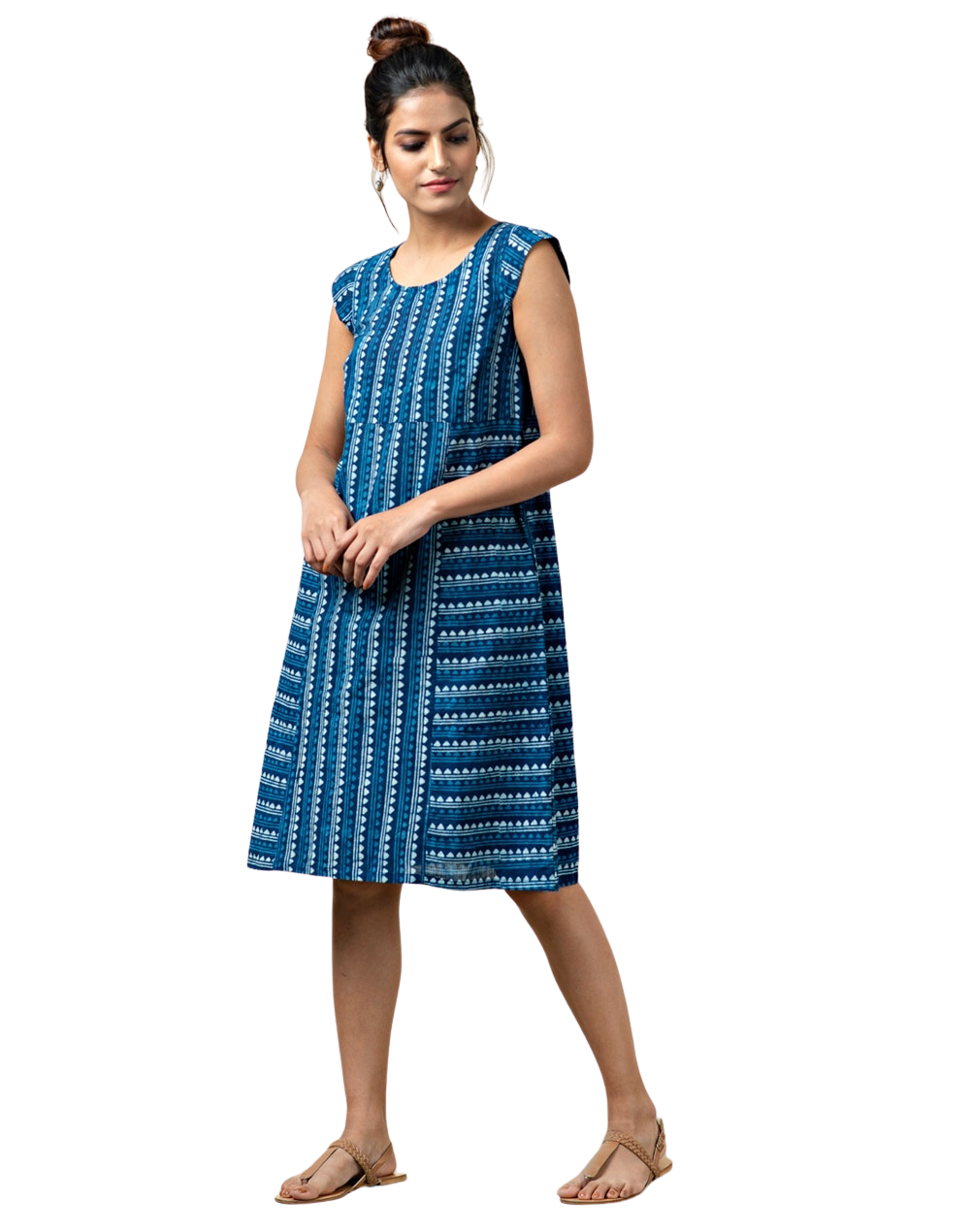 Vestido estampado a mano con azul índigo natural. Triángulos