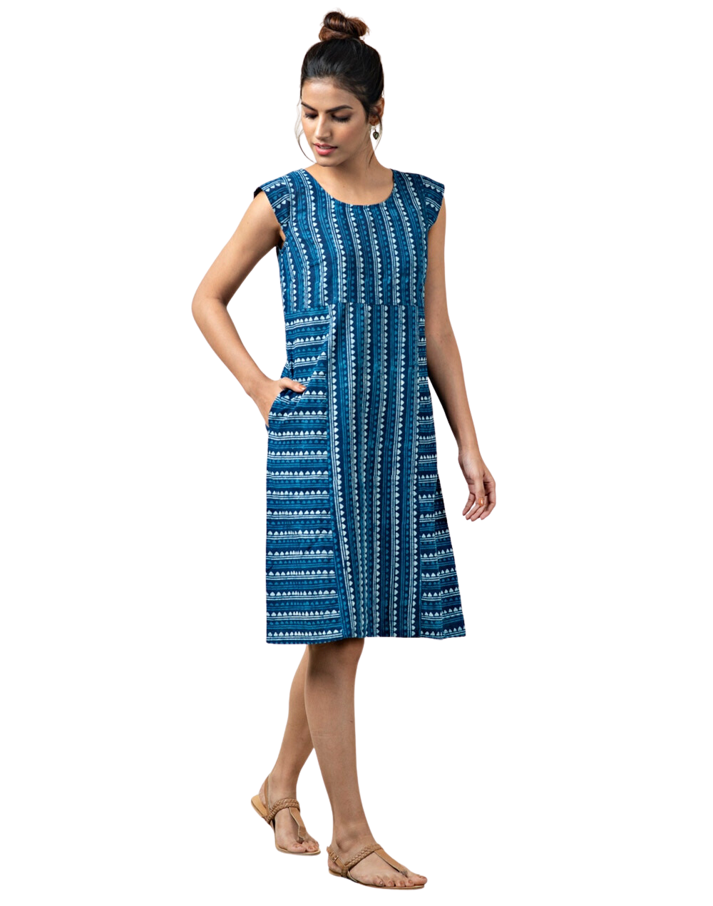 Vestido estampado a mano con azul índigo natural. Triángulos