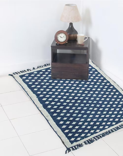 Tapete de algodón estampado a mano Dabu. Geométrico azul añil