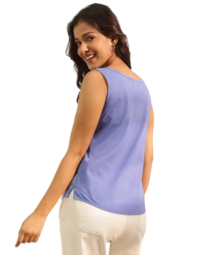 Blusa sin mangas chikankari. Azul
