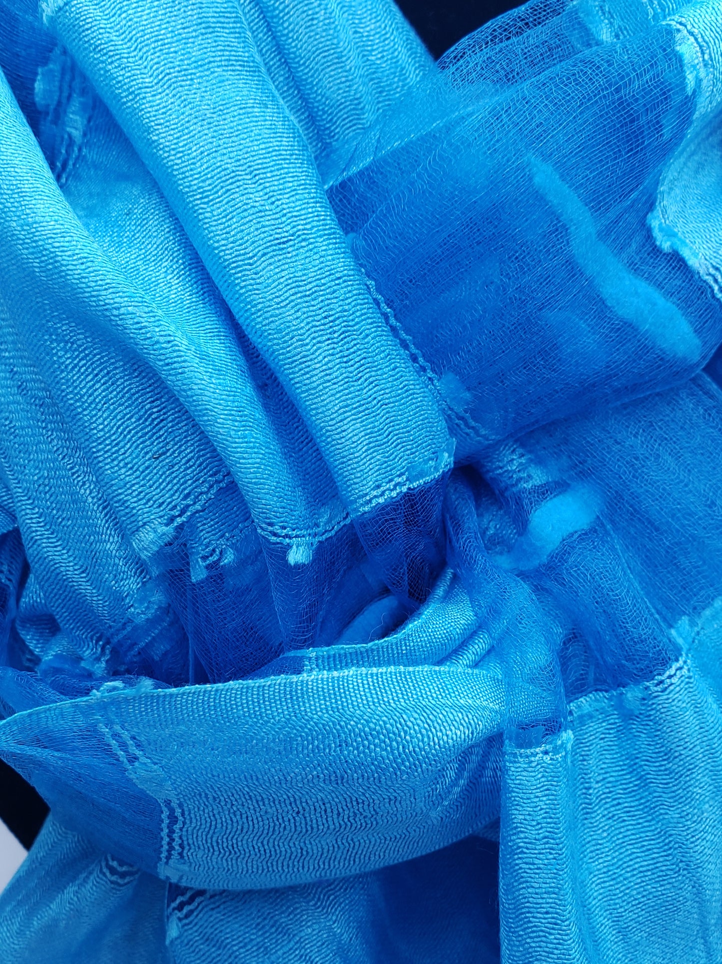Mascada de seda cruda. Azul