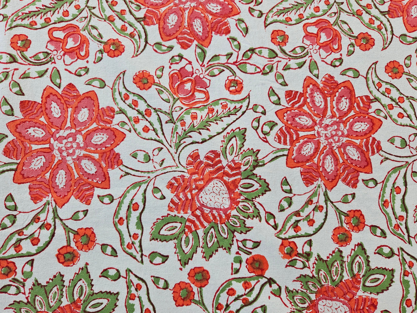 Mantel rectangular estampado a mano.  Flor de 7 pétalos B