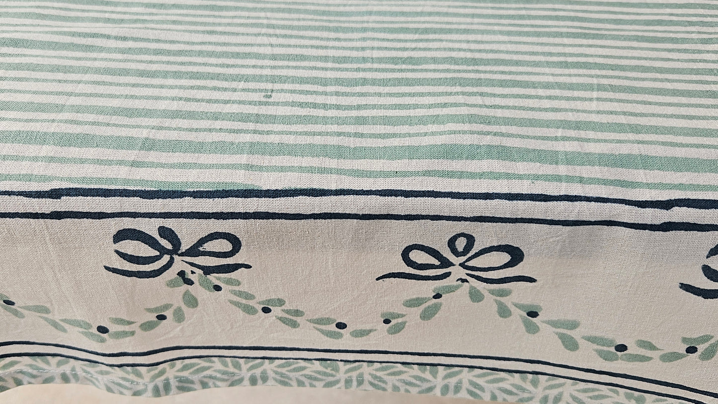 Mantel rectangular 100% algodón estampado a mano. Rayas verde