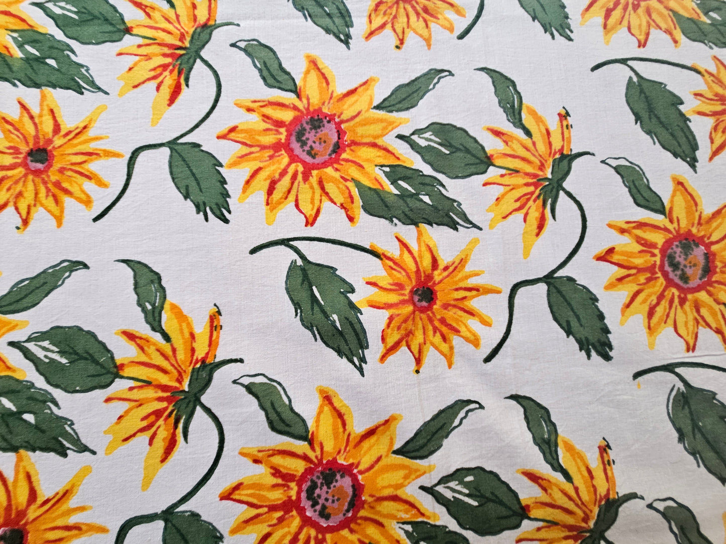 Mantel cuadrado 100% algodón estampado a mano. Daisy