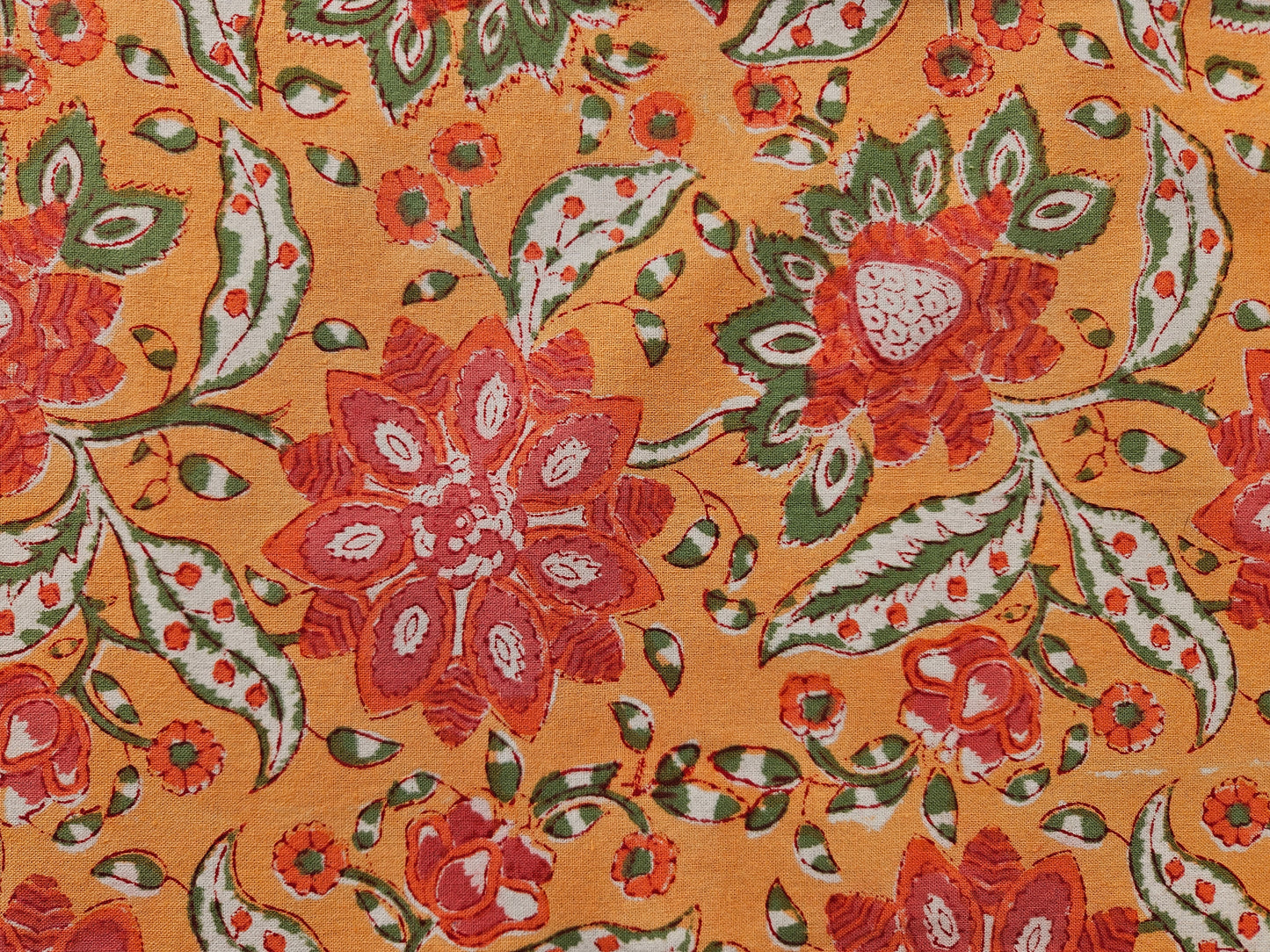 Mantel cuadrado 100% algodón estampado a mano. Flor de 7 pétalos A