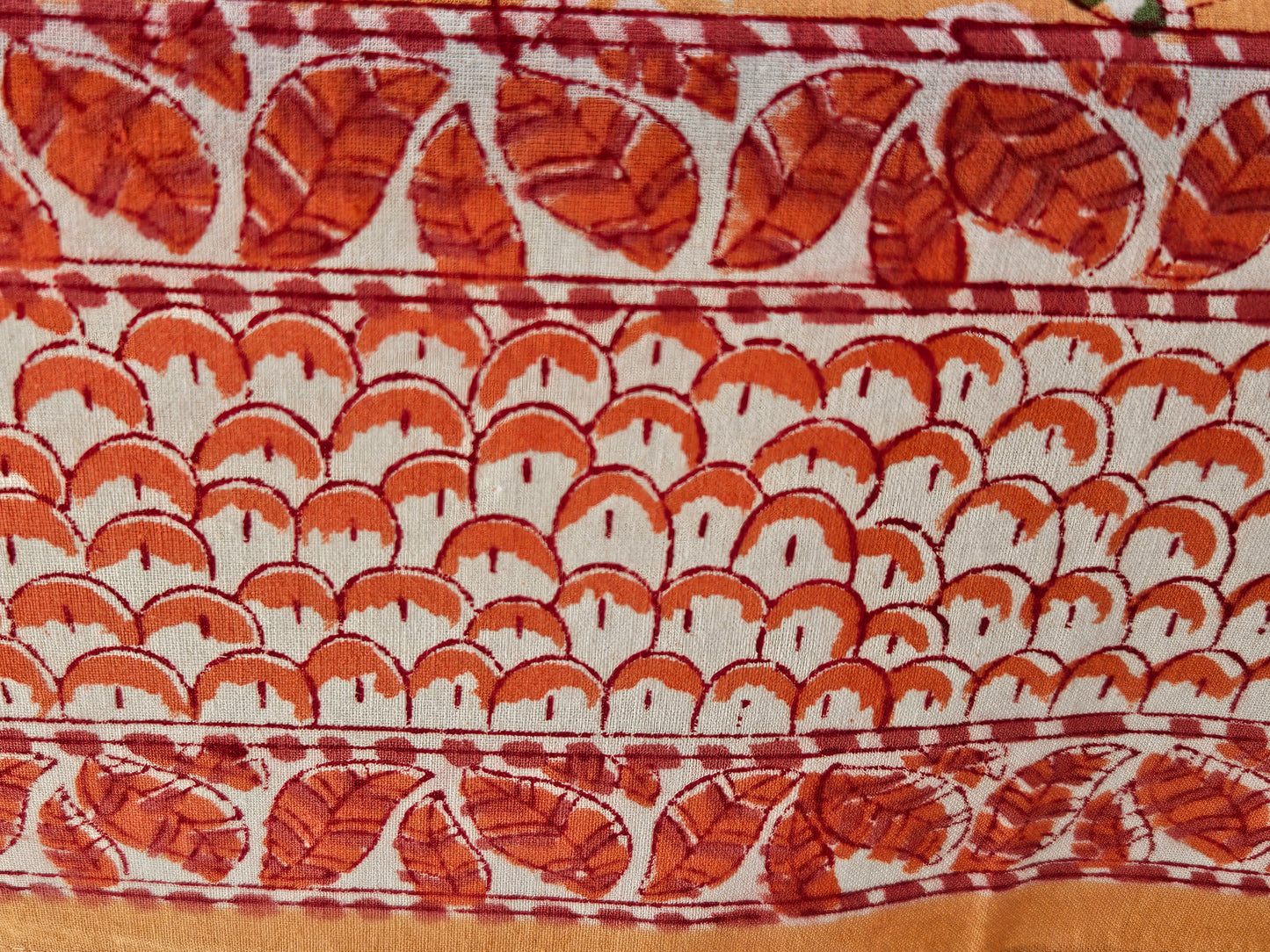 Mantel cuadrado 100% algodón estampado a mano. Flor de 7 pétalos A