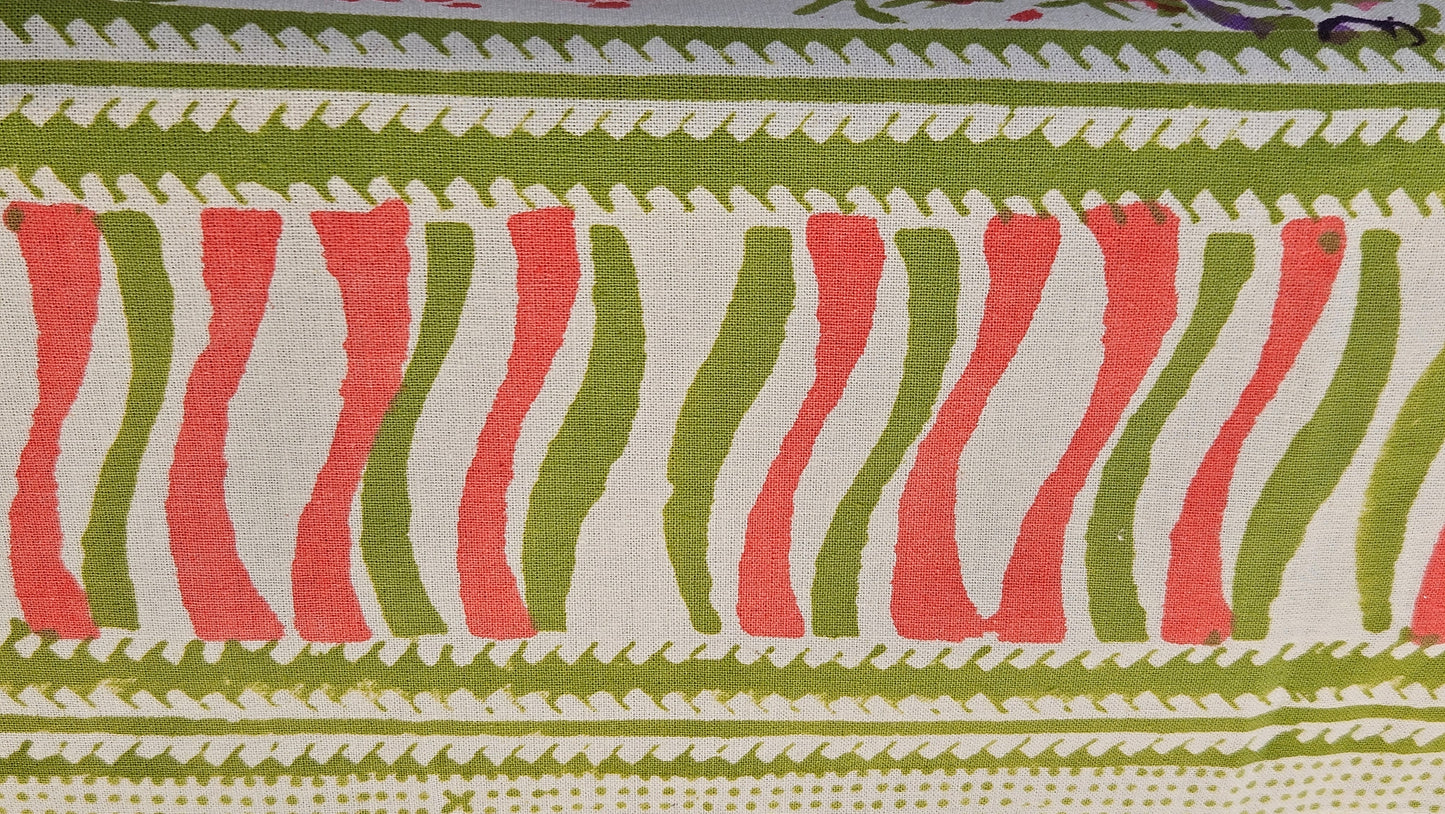 Mantel rectangular 100% algodón estampado a mano. Rosa y morado B