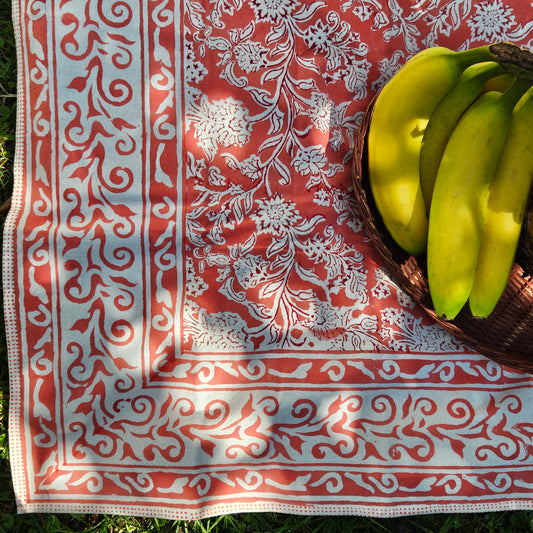 Mantel cuadrado 100% algodón estampado a mano. Rosa Coral A