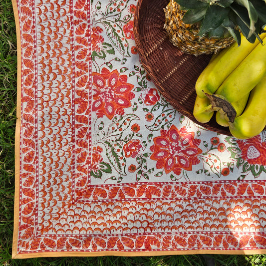 Mantel cuadrado 100% algodón estampado a mano. Flor de 7 pétalos B