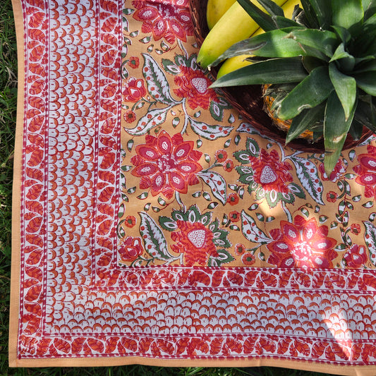 Mantel cuadrado 100% algodón estampado a mano. Flor de 7 pétalos A