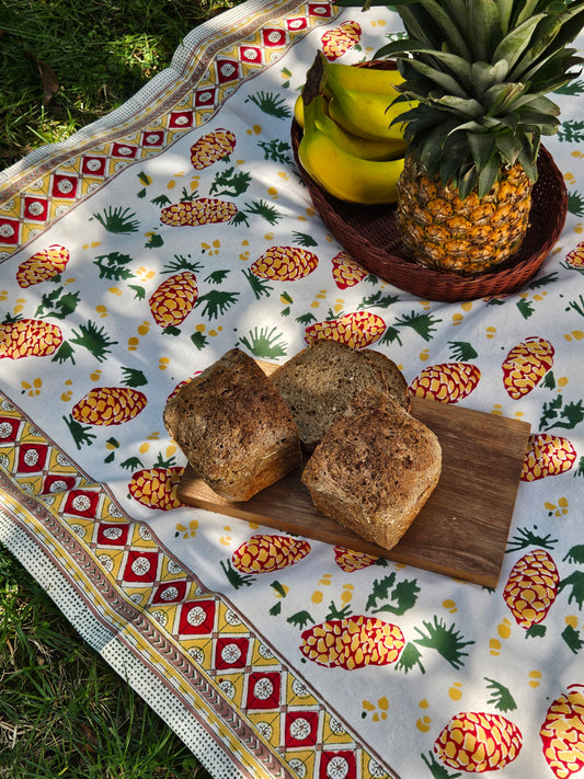 Carpeta CUADRADA Pinecone en blanco. Estampado a mano