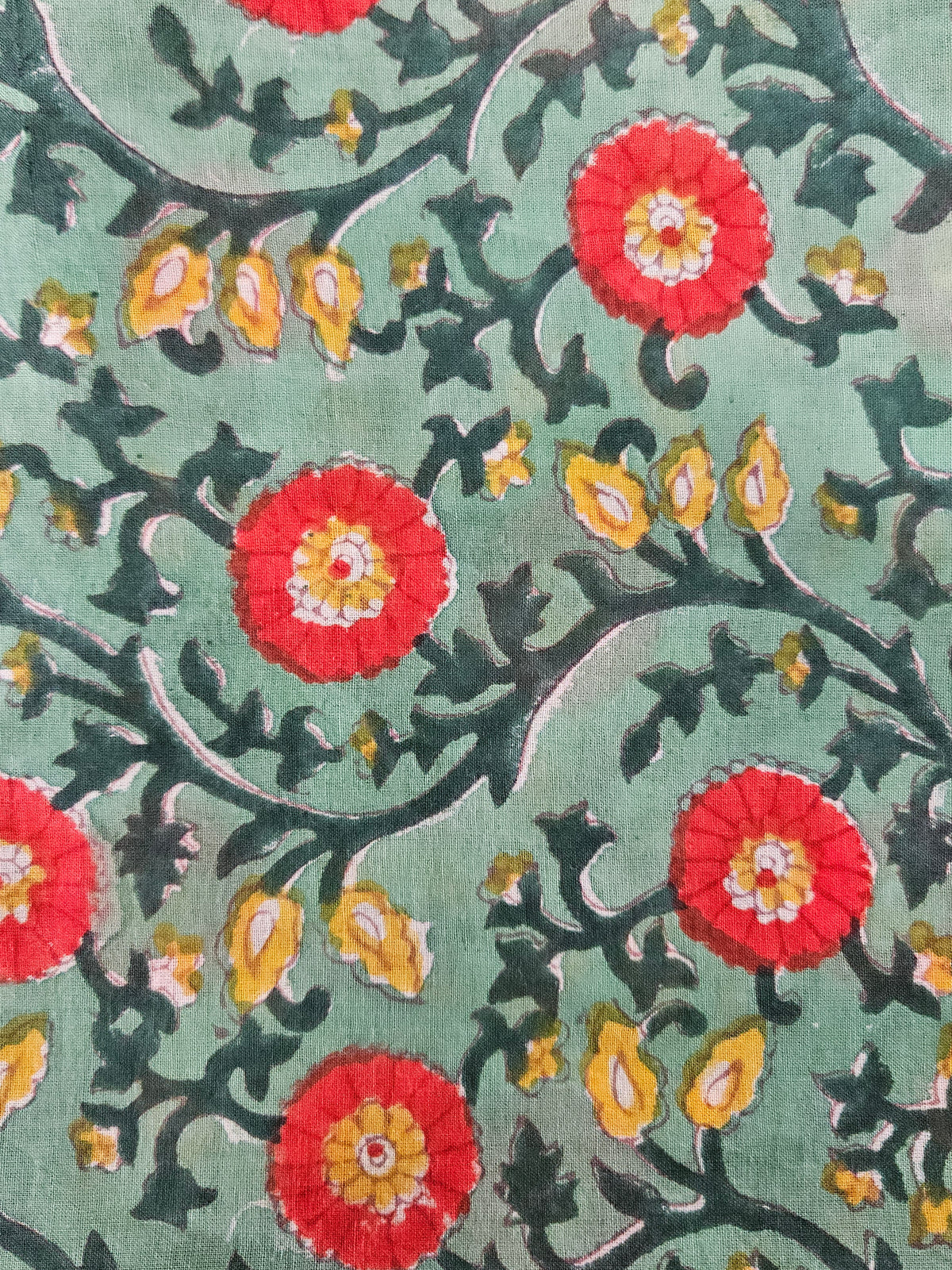 Pareo de algodón estampado a mano. Jardín Esmeralda