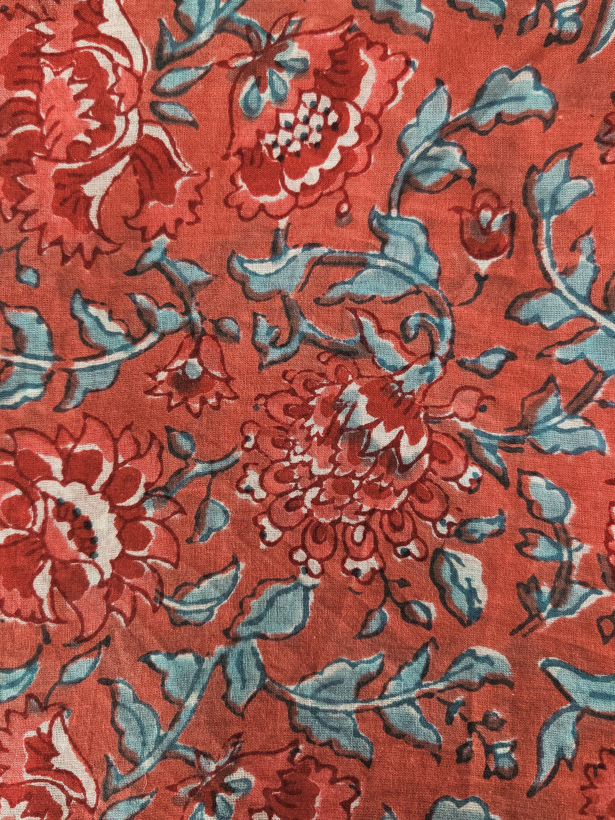 Pareo de algodón estampado a mano. Aruna