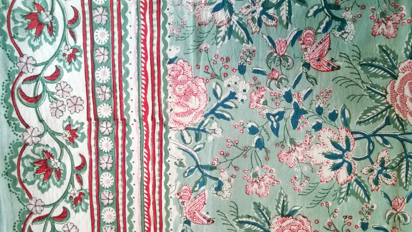 Mantel cuadrado 100% algodón estampado a mano. Menta