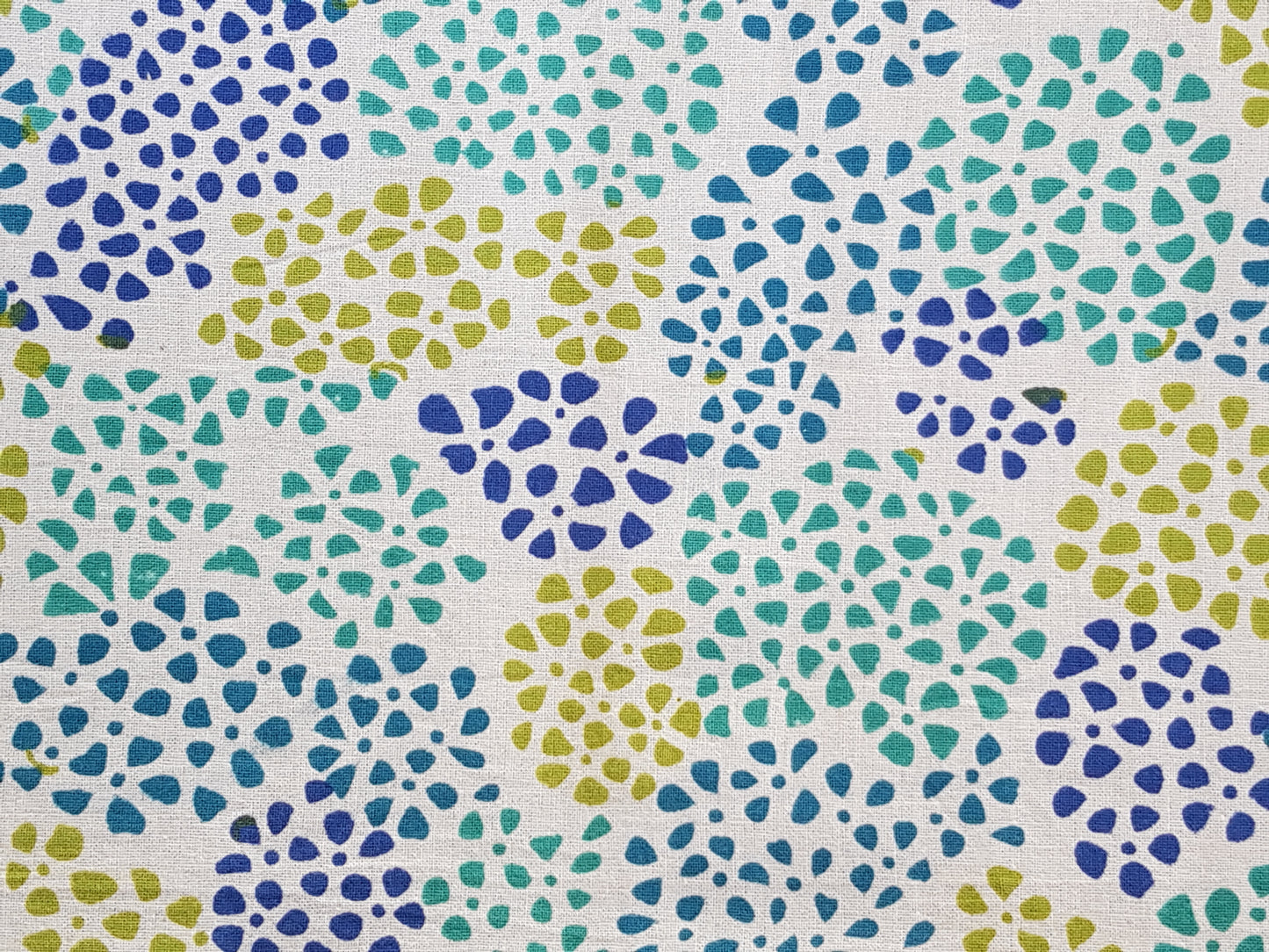 Mantel cuadrado 100% algodón estampado a mano. Torrent Jaal