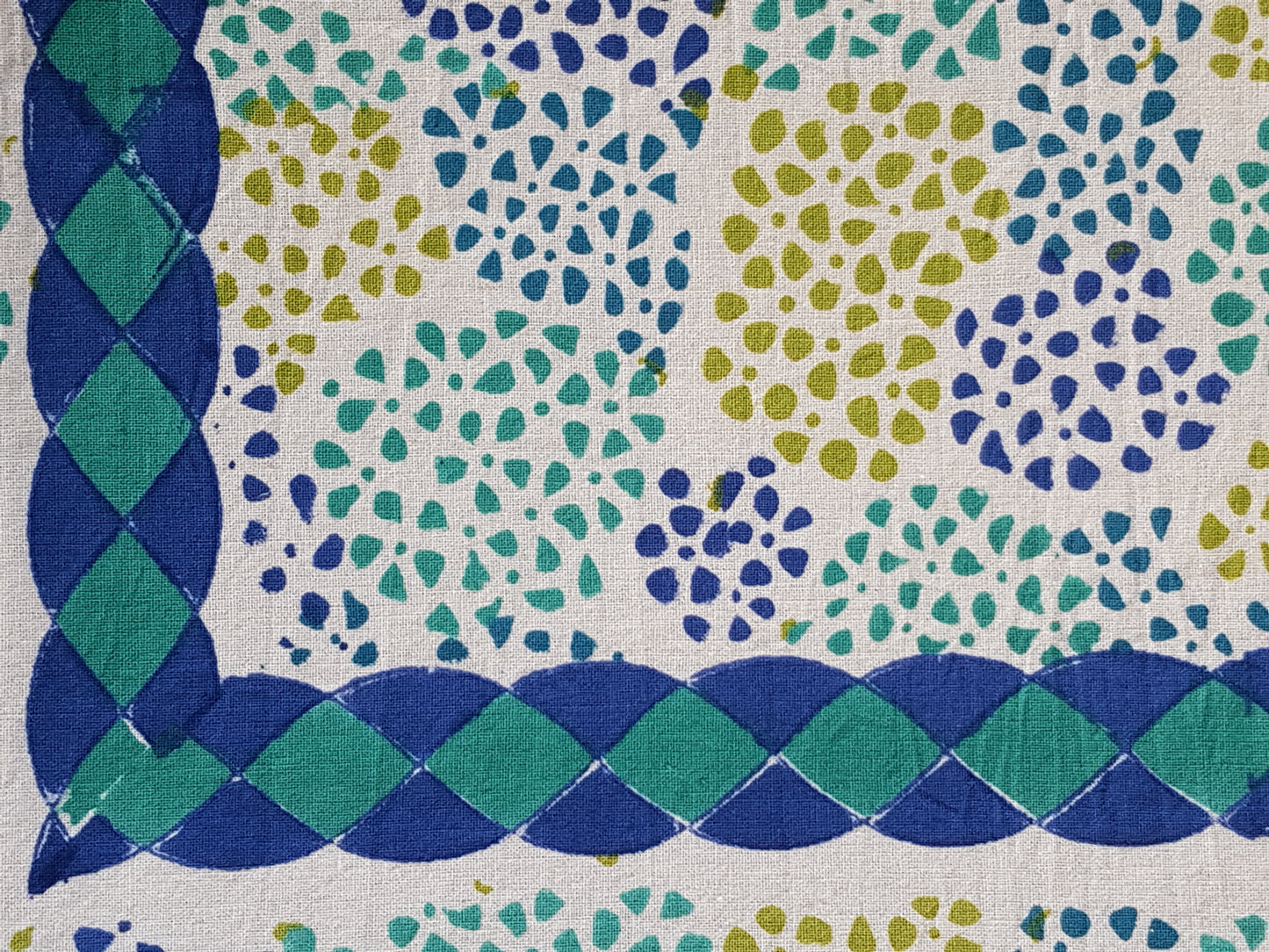 Mantel cuadrado 100% algodón estampado a mano. Torrent Jaal