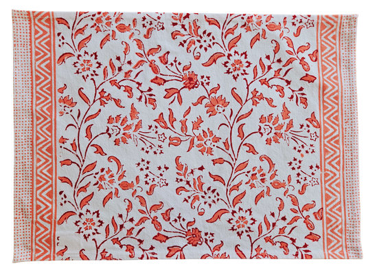 Mantel individual estampado a mano. Rosa coral (blanco)