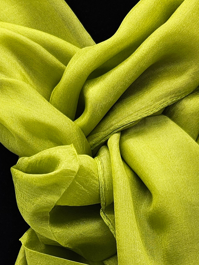Mascada de seda lisa. Amarillo limón