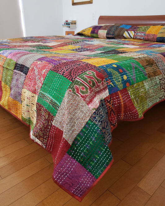 Colcha de seda patchwork. Multicolor