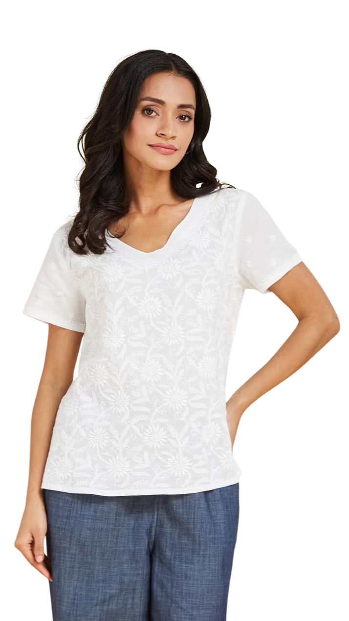 Blusa con bordado chikankari. Básica. Blanca PREVENTA