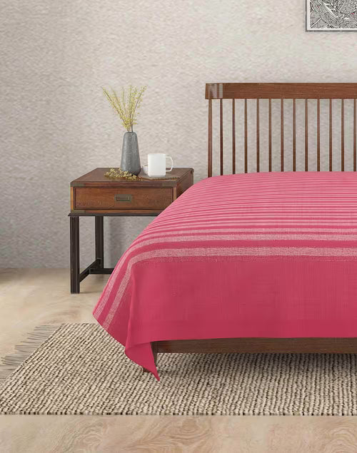 Colcha tejida en telar. Amza Fuschia