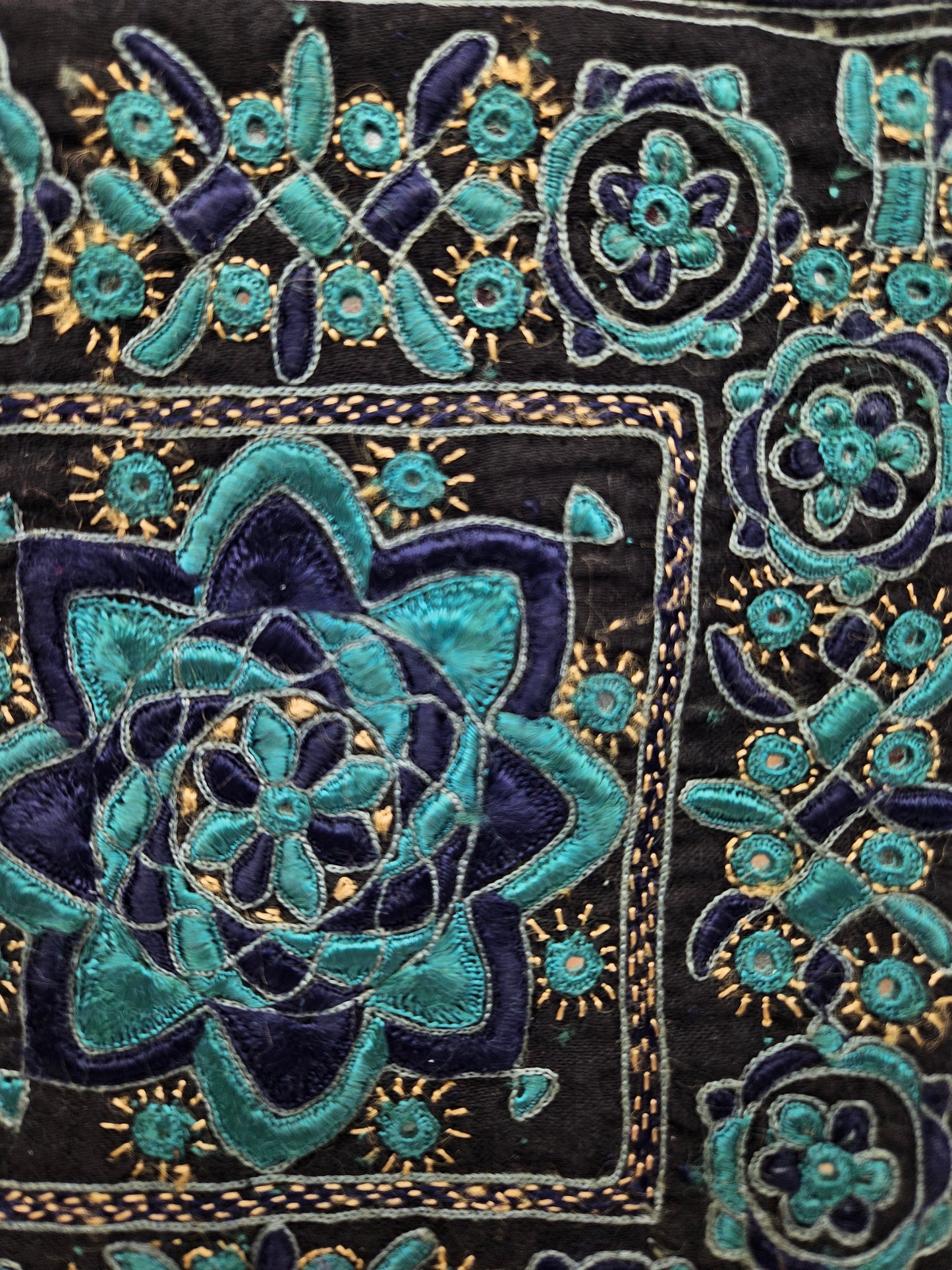 Bolso de mano bordado Bherni Kutch 1