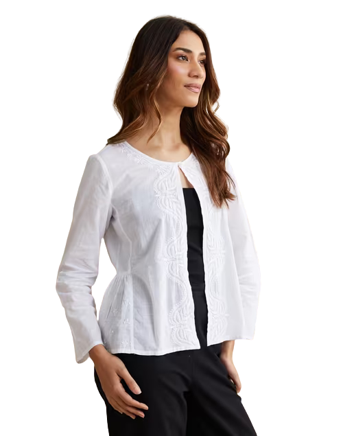 Chaquetilla con bordado chikankari. Blanca. Nueva