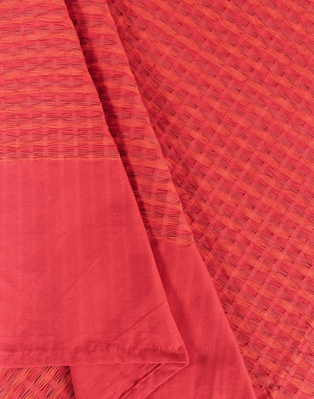 Colcha tejida en telar. Deepali Roja