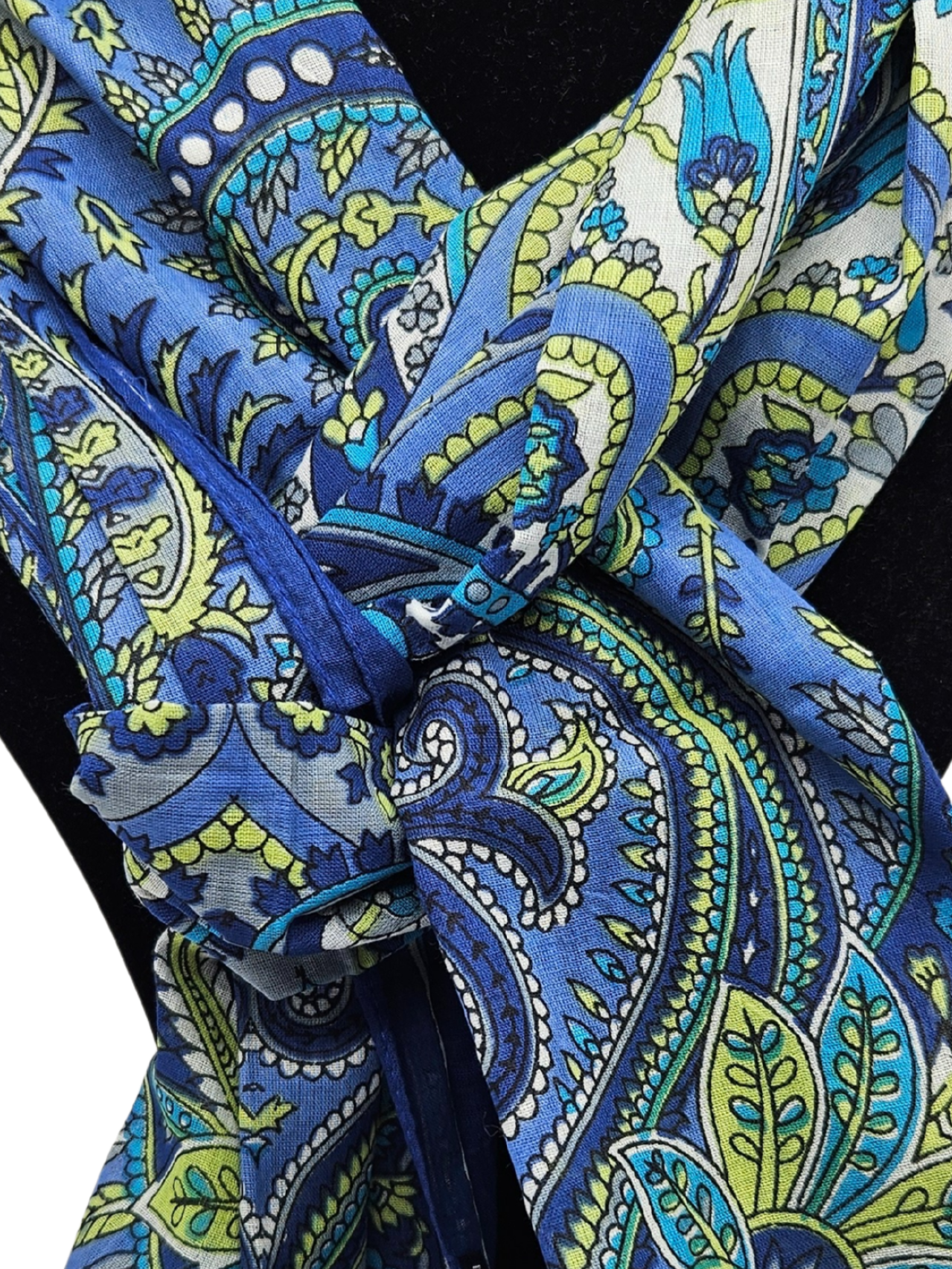 Mascada de algodón estampada. Azul vivo