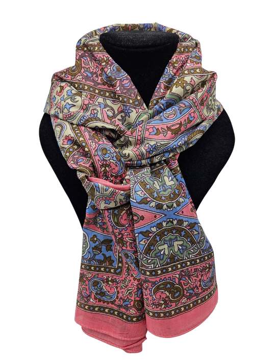 Mascada de algodón estampada. Rosa