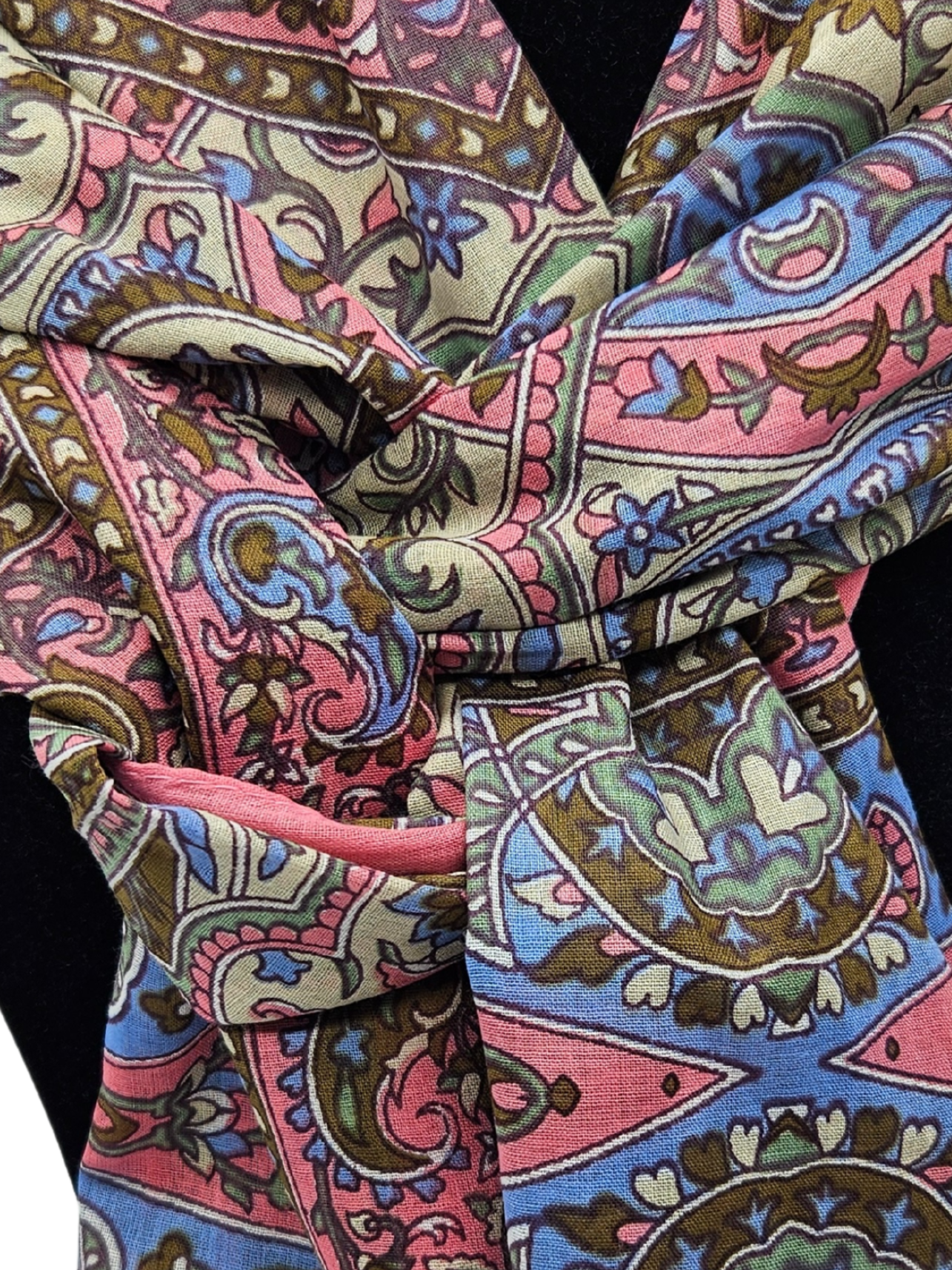 Mascada de algodón estampada. Rosa