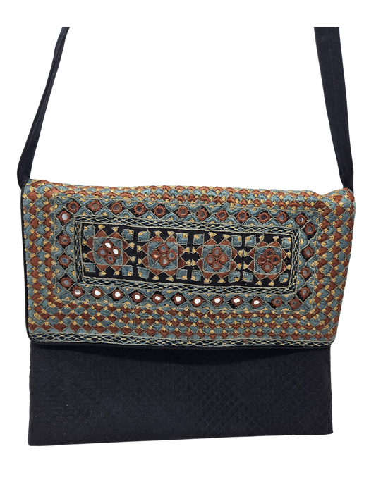 Bolso grande bordado Neran Chokar Kutch 6